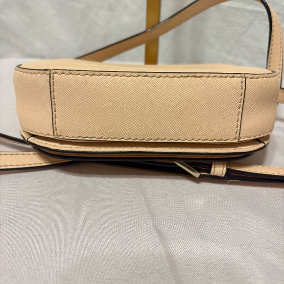 Kate Spade New York Laurel Way Carsen crossbody bag. - Picture 5 of 10